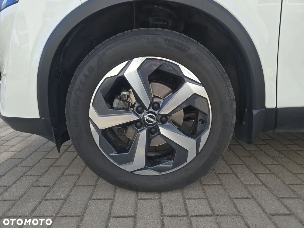 Nissan Qashqai 1.3 DIG-T N-Connecta DCT - 19