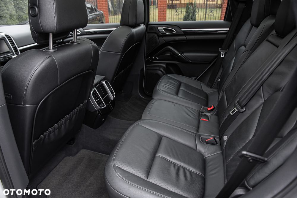 Porsche Cayenne Platinum Edition - 29