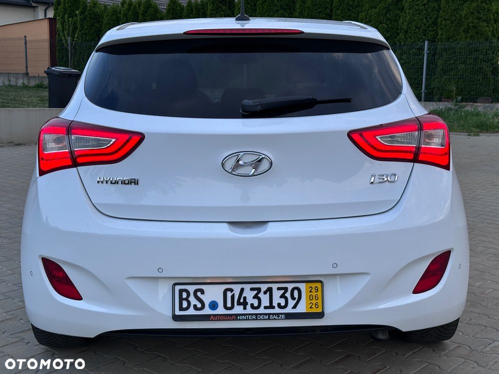 Hyundai i30 blue 1.6 GDI Passion - 13