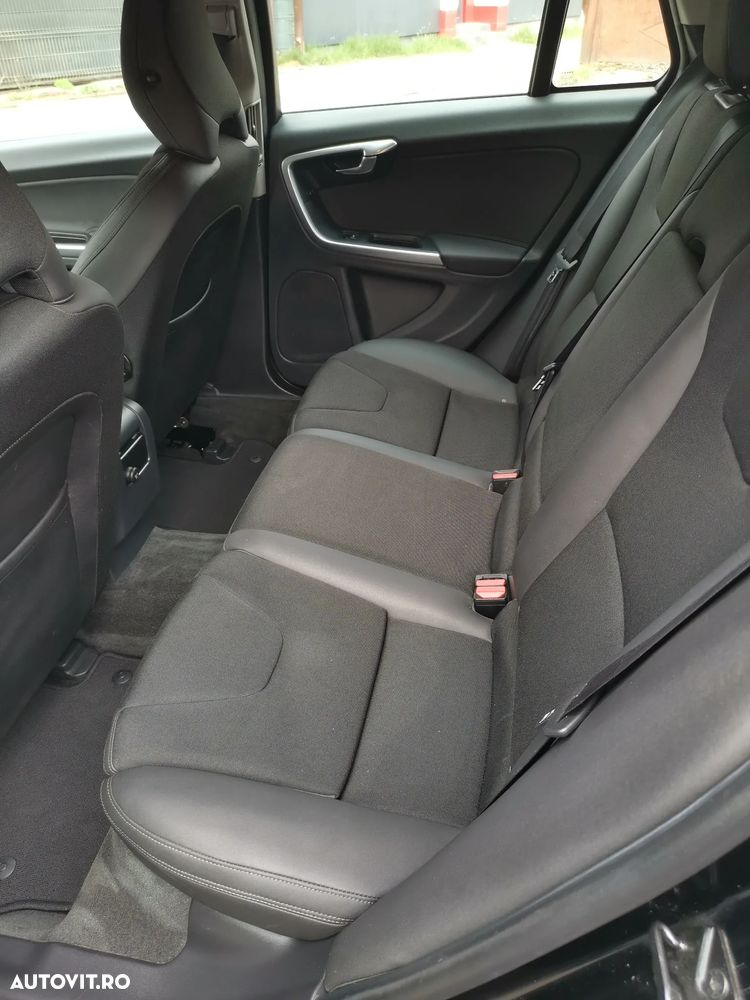 Volvo V60 D4 Start-Stop Momentum - 16