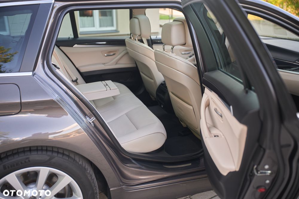 BMW Seria 5 520d - 31