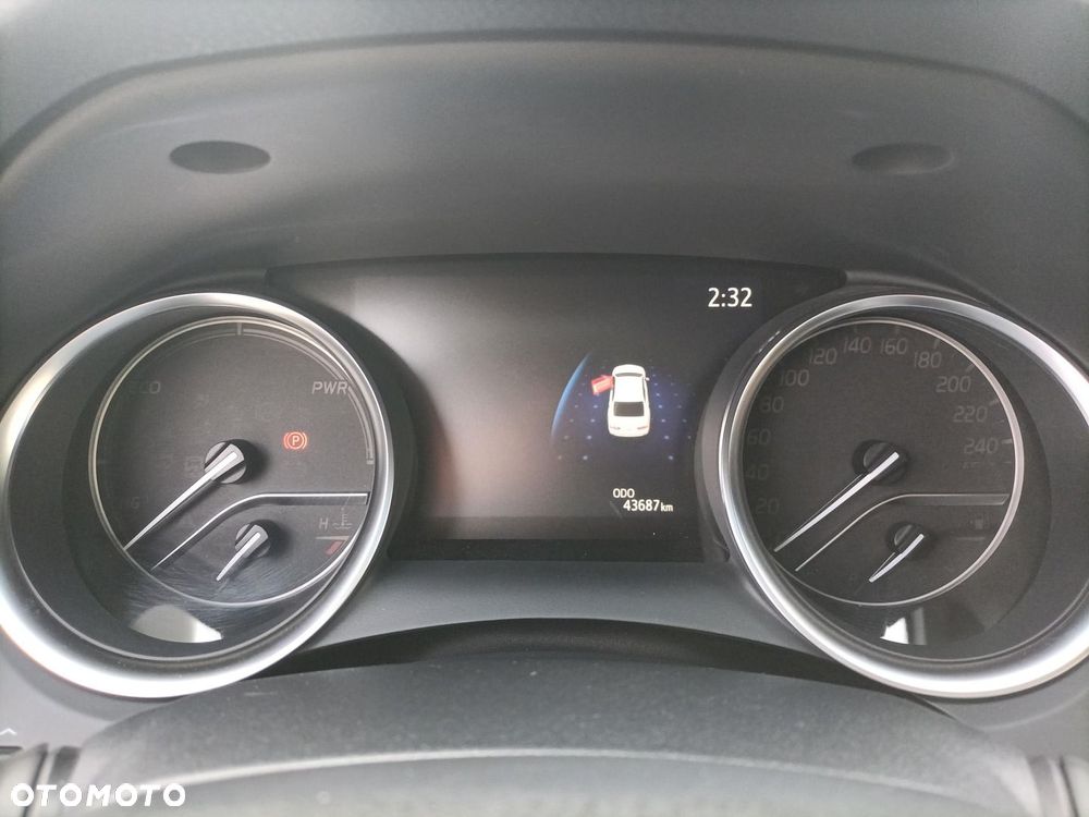 Toyota Camry 2.5 Hybrid Executive CVT - 21