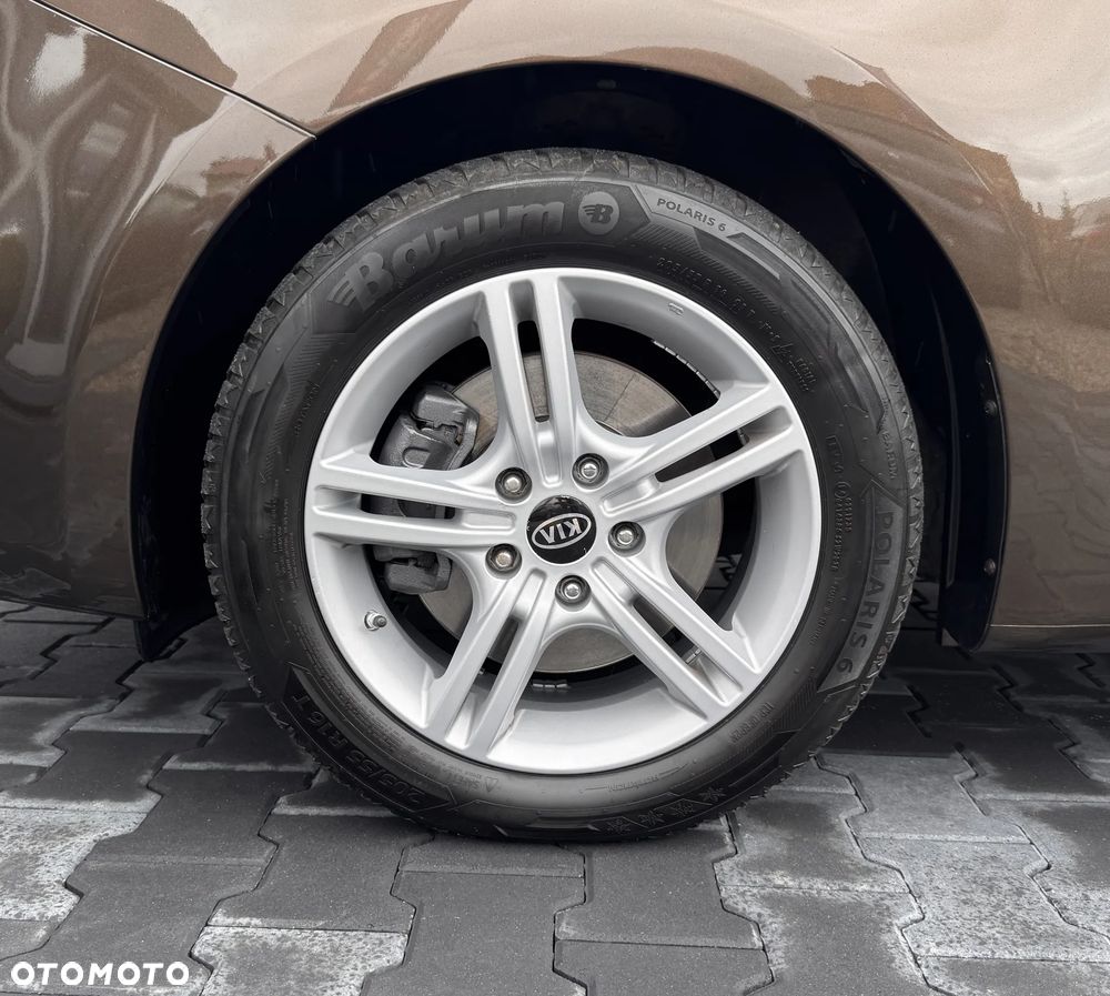 Kia Carens 1.7 CRDi L 7os DCT - 38