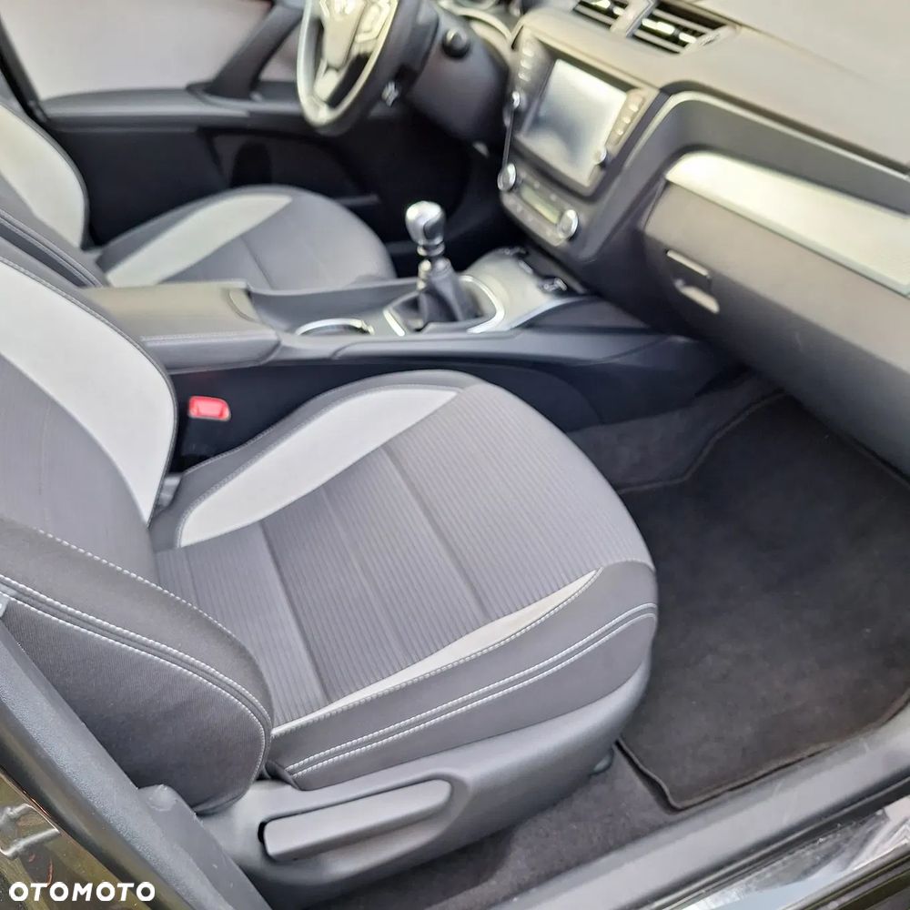 Toyota Avensis 2.0 D-4D Prestige - 23