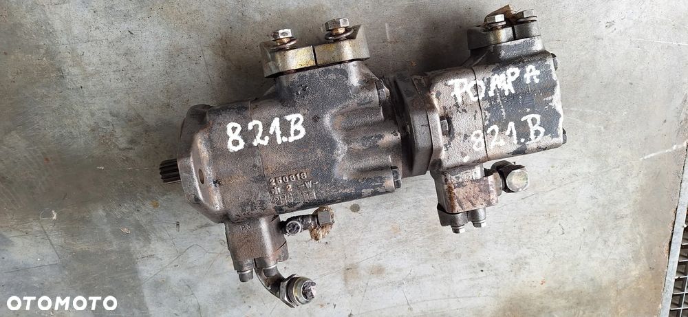 Pompa Case 821 B - 8
