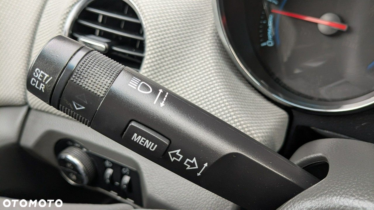 Chevrolet Cruze - 26