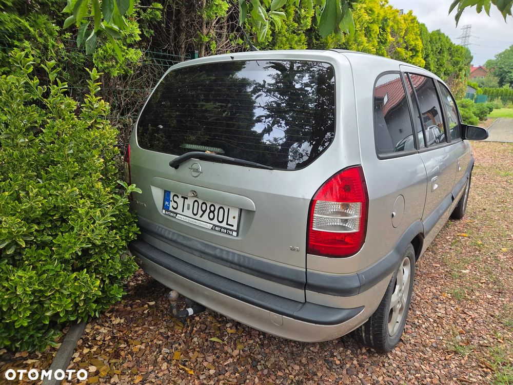 Opel Zafira 1.8 16V Comfort - 6