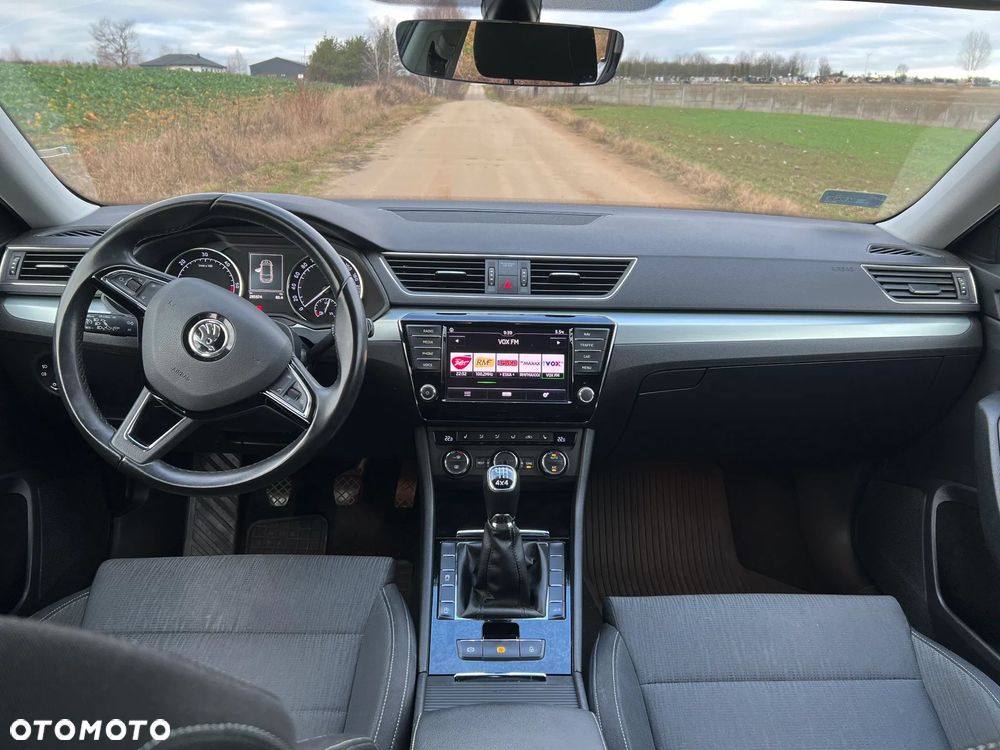 Skoda Superb 2.0 TDI Active - 11