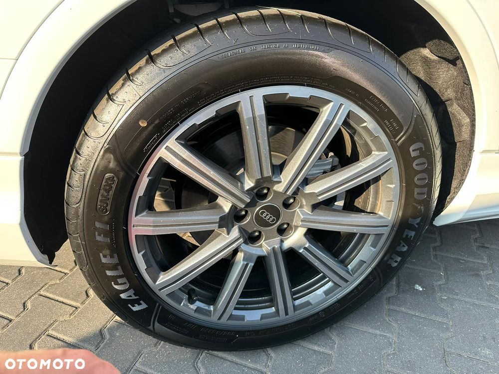 Audi Q7 - 7