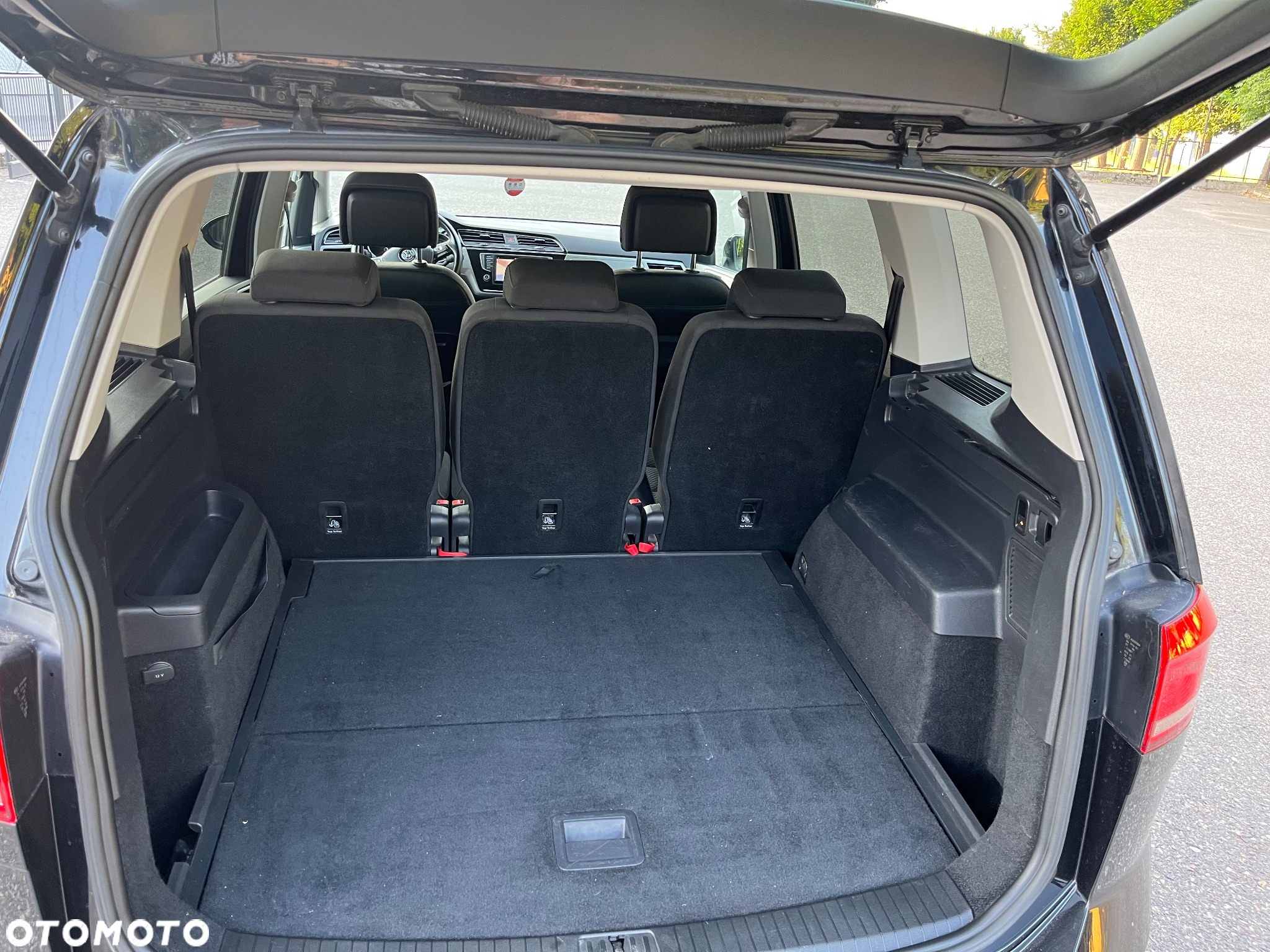 Volkswagen Touran - 9