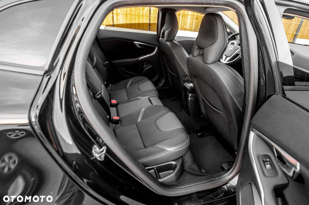 Volvo V40 D4 Drive-E Momentum - 23