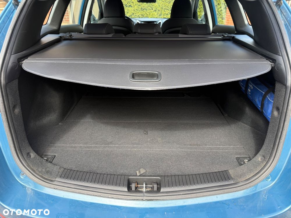 Hyundai i30 blue Kombi 1.6 CRDi YES Gold - 19