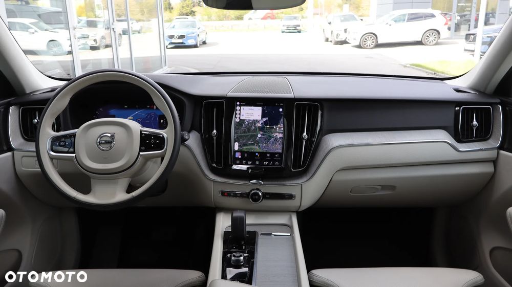 Volvo XC 60 B5 B AWD Plus Dark - 10