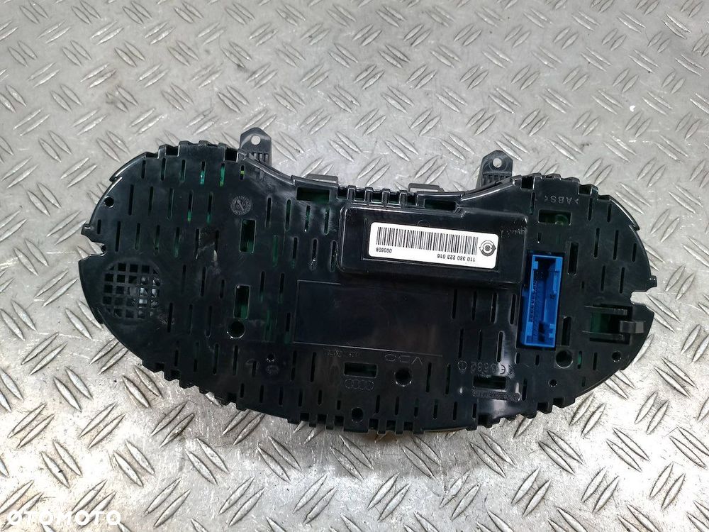 LICZNIK AUDI A3 8P 8P0920930FX 1.9 TDI - 3