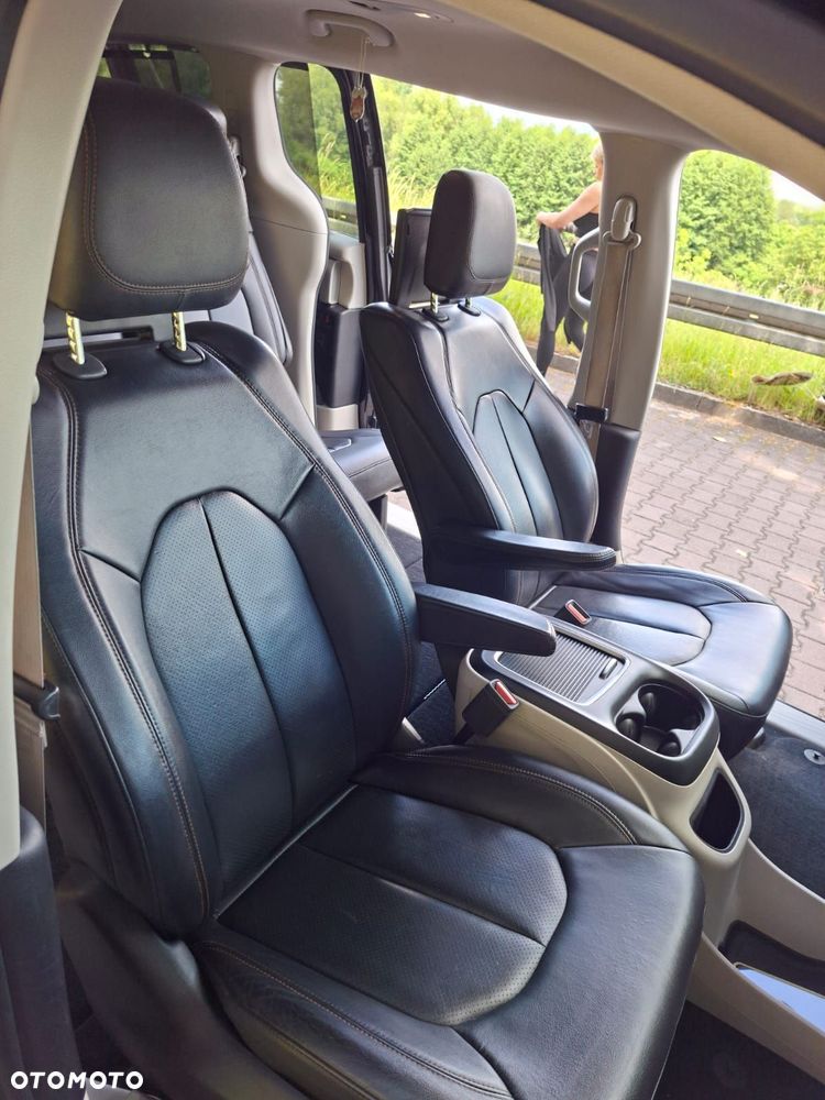 Chrysler Pacifica - 14