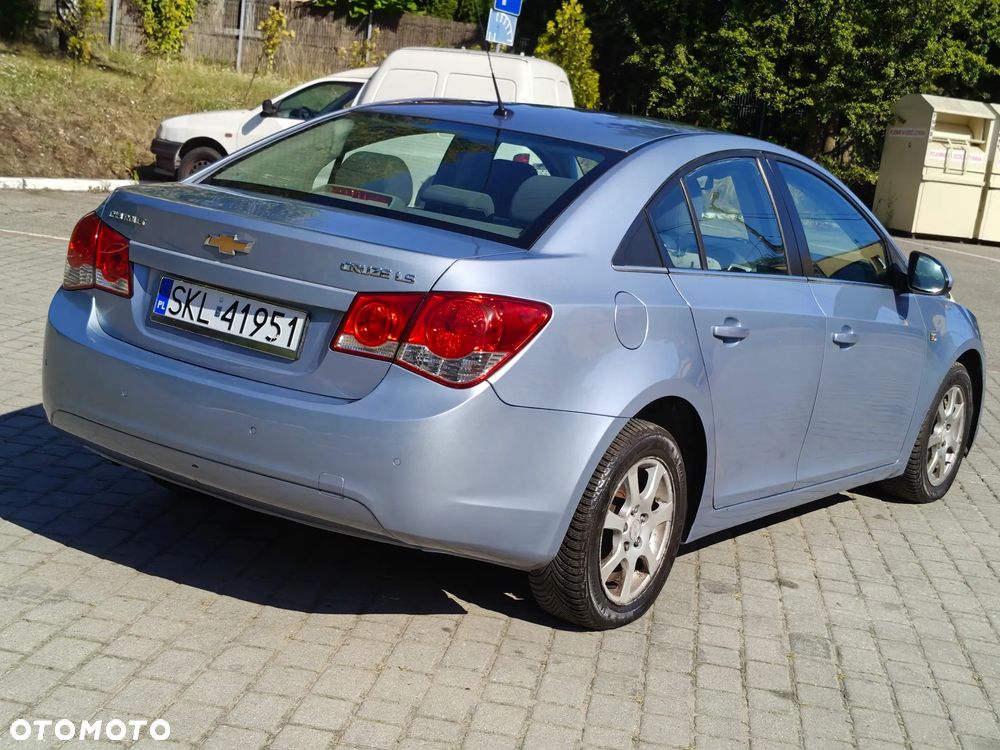 Chevrolet Cruze 2.0 LS - 11