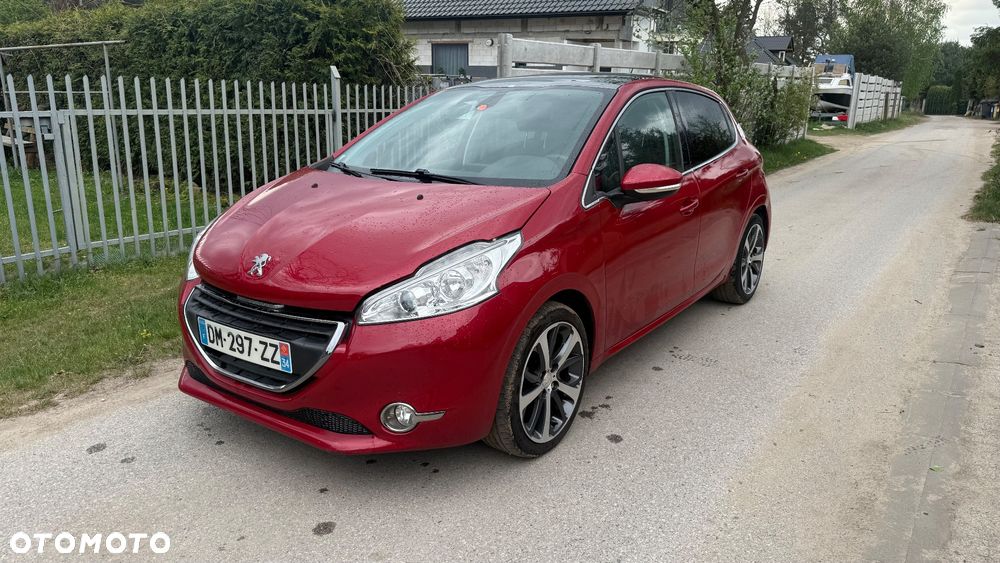 Peugeot 208 - 1