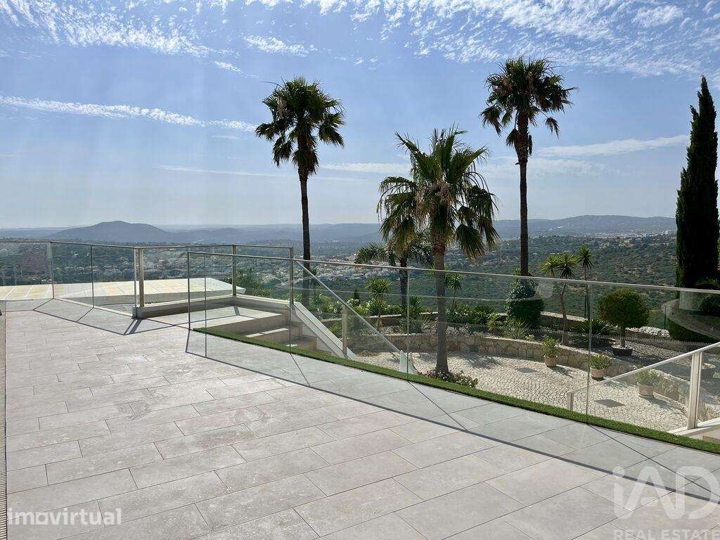 Moradia bi-familiar T4 em Santa Bárbara de Nexe - Grande imagem: 2/33