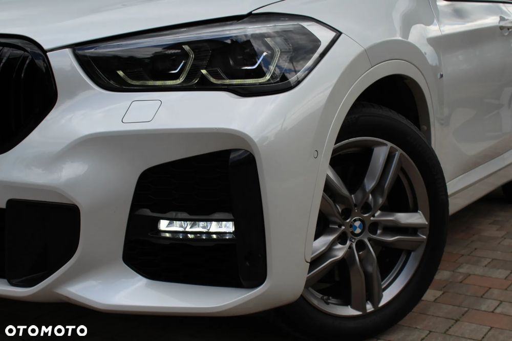 BMW X1 xDrive20i M Sport - 16
