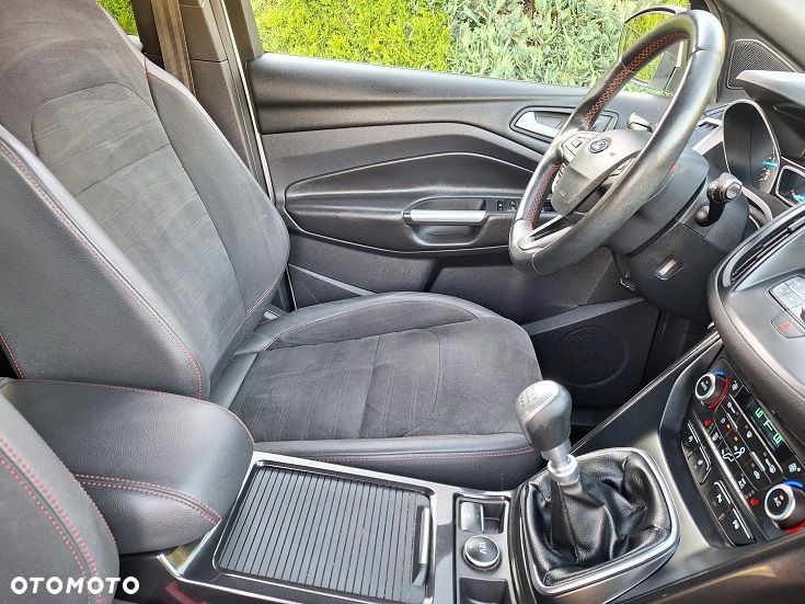 Ford Kuga 2.0 TDCi 2x4 ST-Line - 16