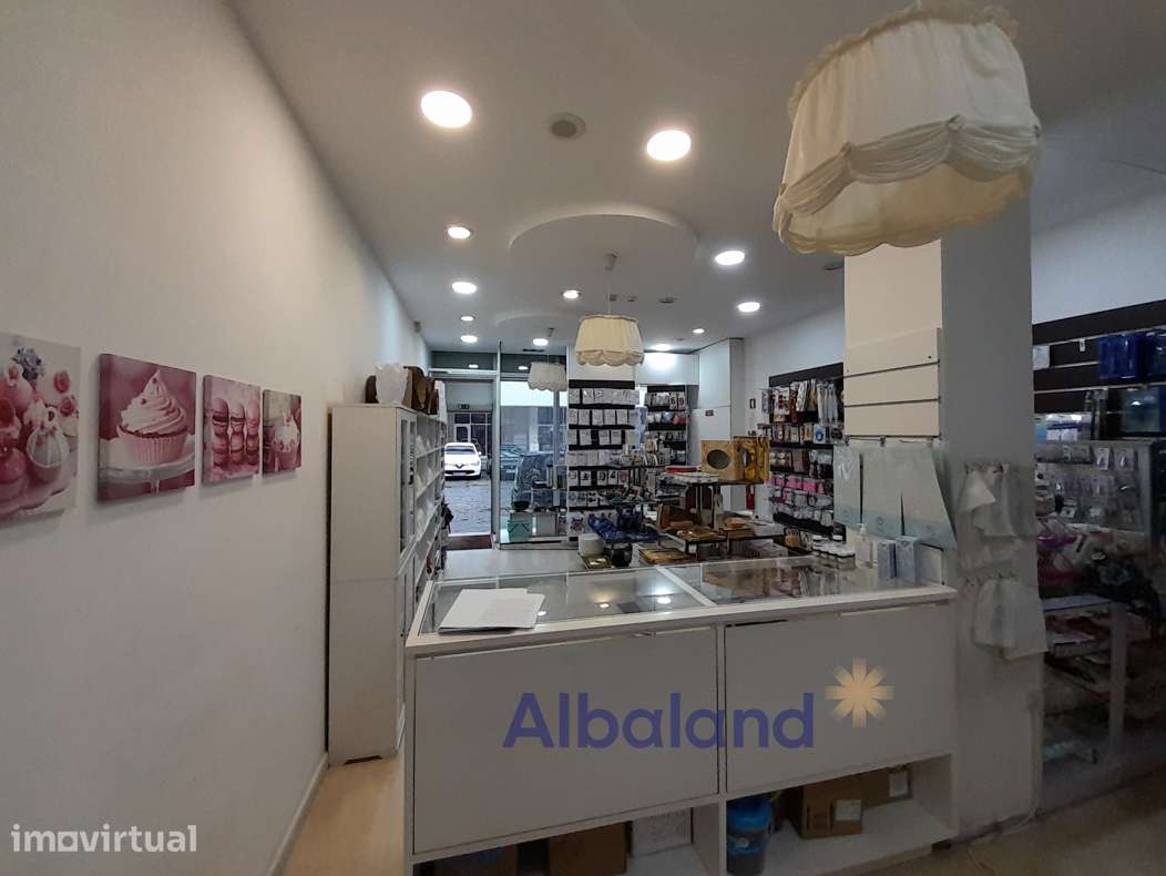 Loja Comercial - Centro da cidade (Próximo Centro Comercial do Terço) - Grande imagem: 2/6