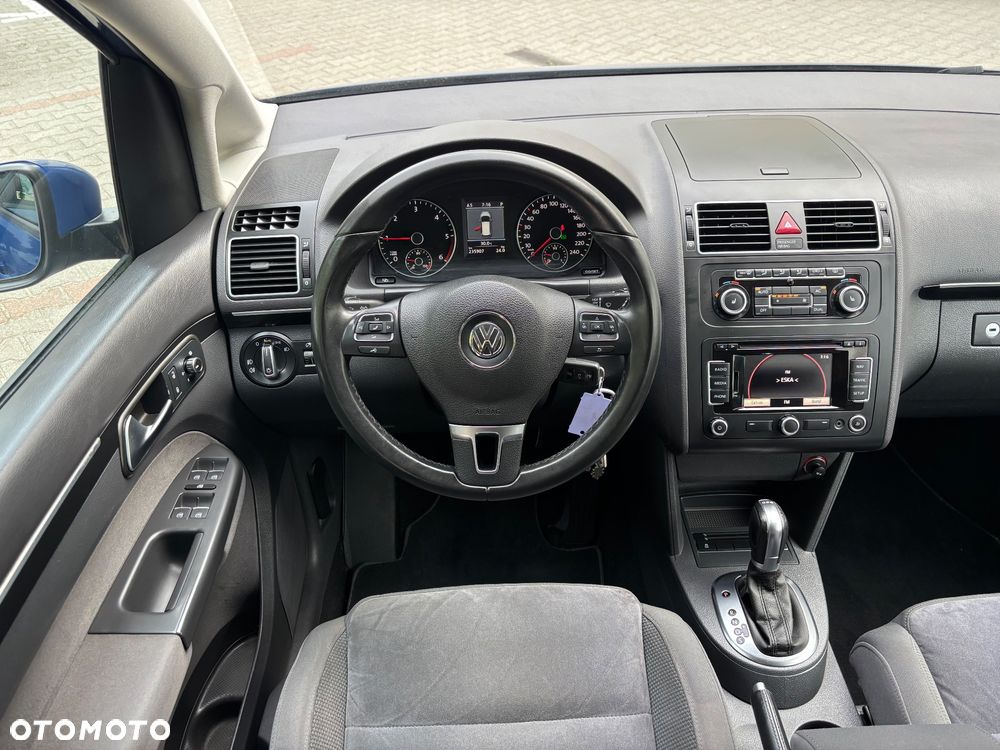 Volkswagen Touran 2.0 TDI DPF DSG Highline - 13
