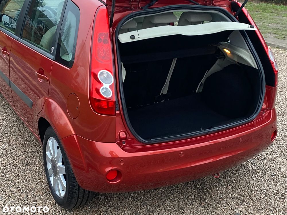 Ford Fiesta 1.4 Ghia - 7