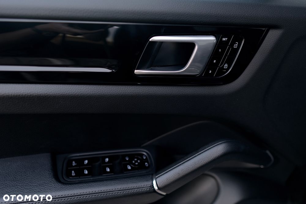 Porsche Cayenne S Tiptronic S Platinum Edition - 37