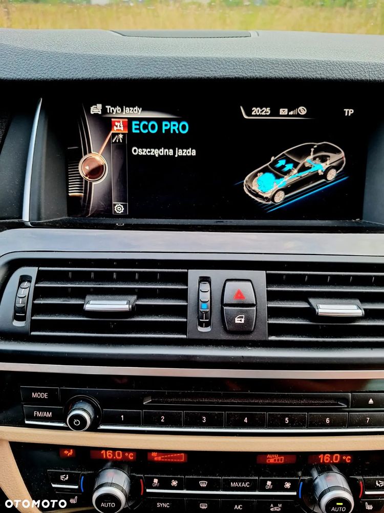 BMW Seria 5 528i Luxury Line - 3