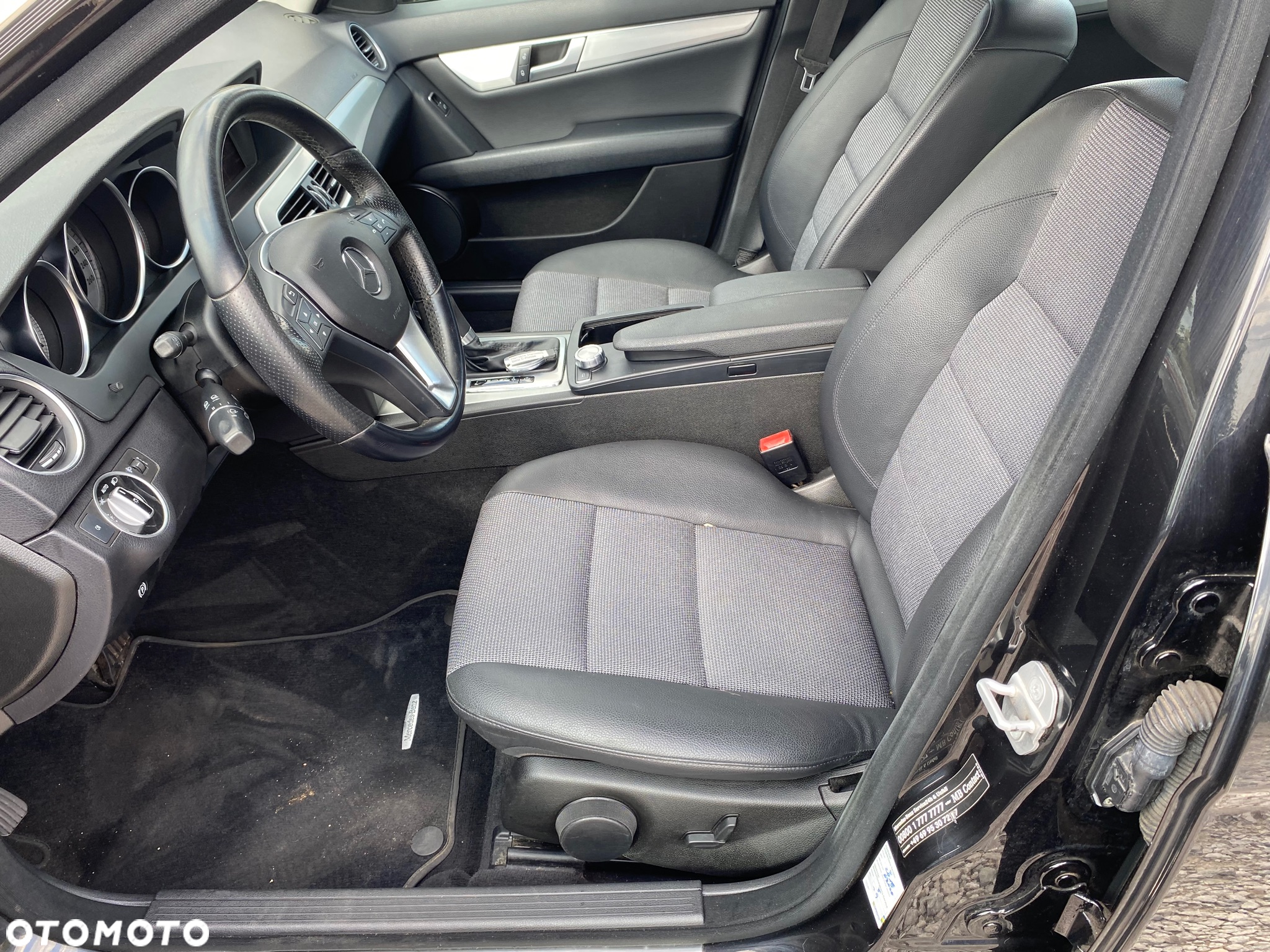 Mercedes-Benz Klasa C 180 CGI Automatik BlueEFFICIENCY Avantgarde - 18