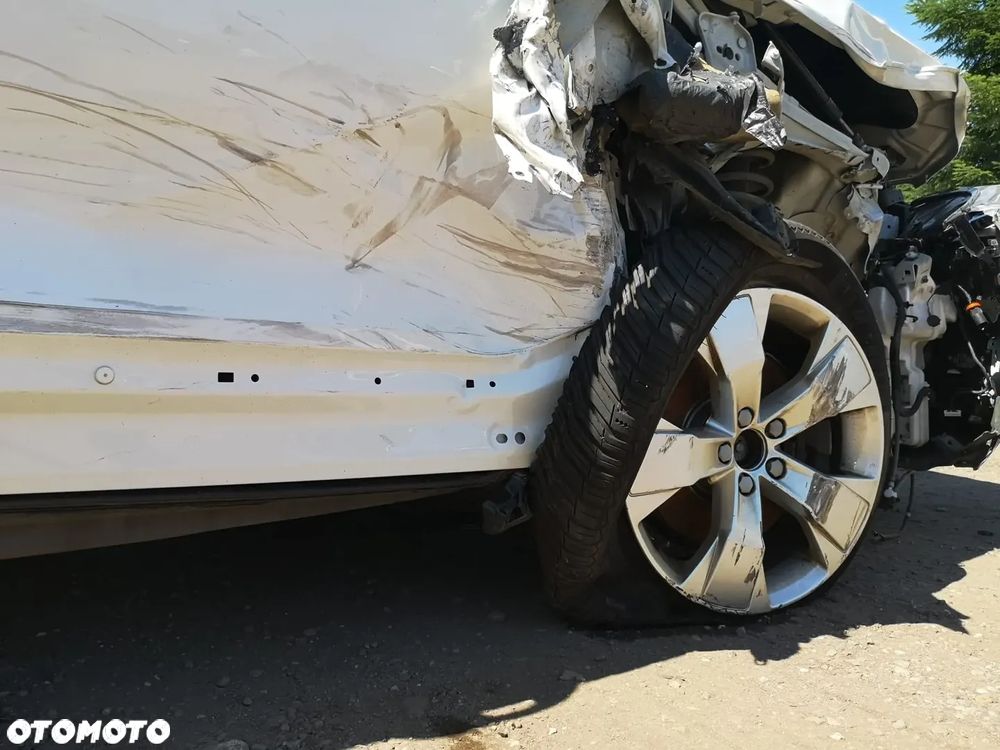 Volvo XC 40 D4 AWD Geartronic Momentum - 35