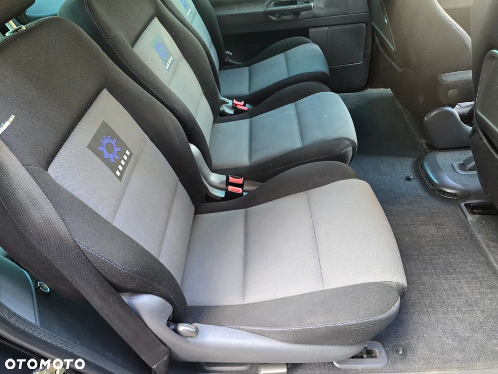 Volkswagen Sharan - 16