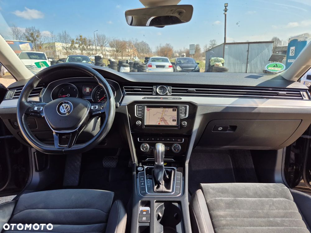 Volkswagen Passat Variant 2.0 TDI SCR DSG (BlueM Tech) Comfortline - 10