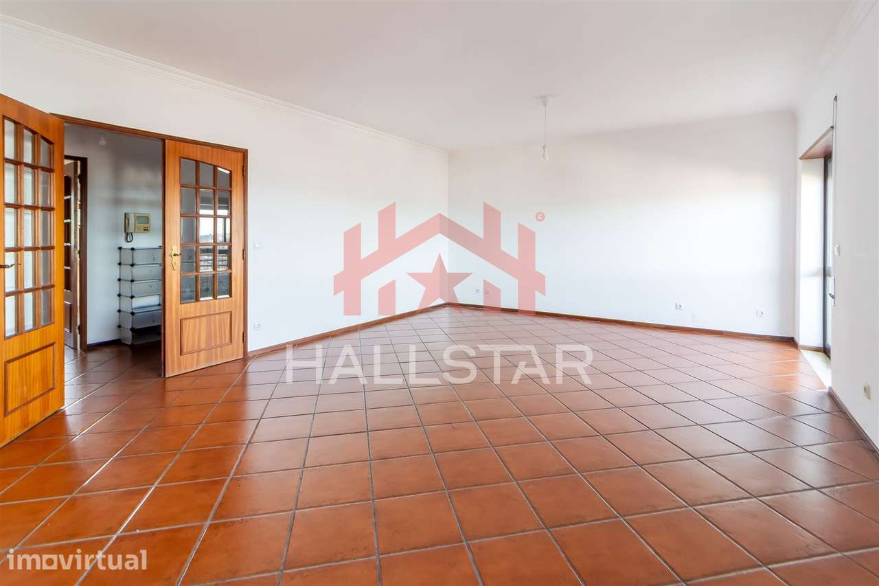 Apartamento T3 / Arrendamento / Cozinha Equipada / Vale da Cabrita / L - Grande imagem: 4/19