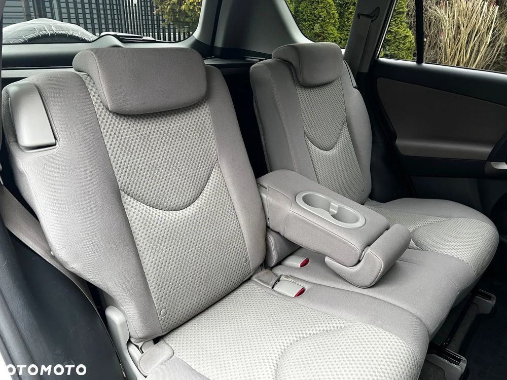 Toyota RAV4 - 9