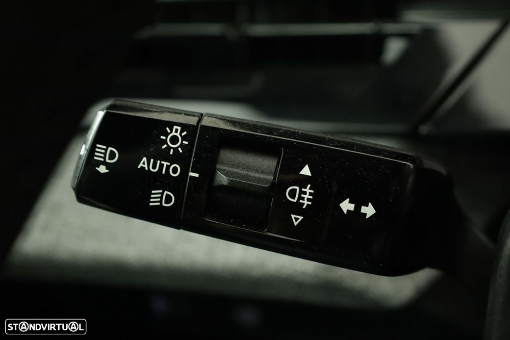 Peugeot 5008 1.2 Hybrid Allure e-DCS6 - 17