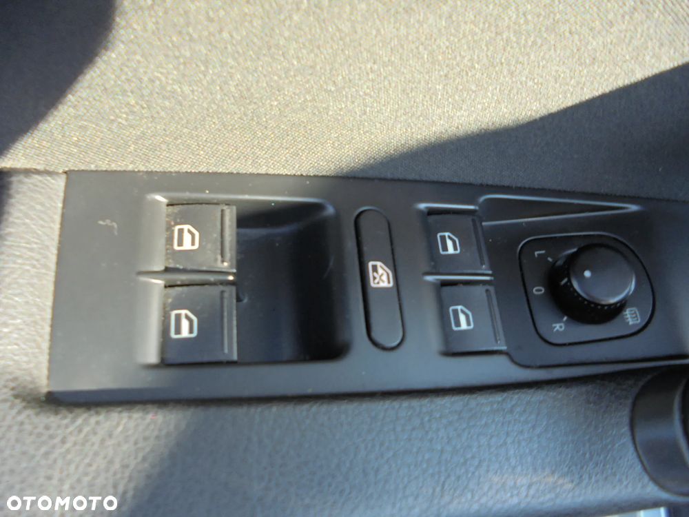 Volkswagen Passat 2.0 TDI Comfortline - 9