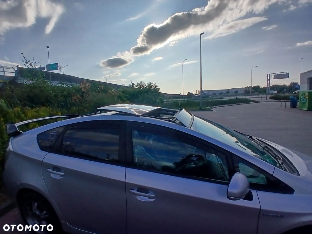 Toyota Prius (Hybrid) Executive - 7