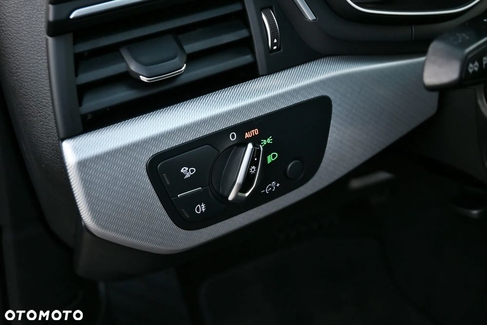 Audi A4 Avant 2.0 TDI ultra S tronic design - 32