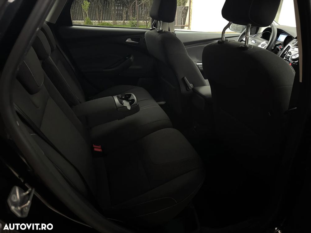 Ford Focus Turnier 1.6 TDCi DPF Titanium - 18