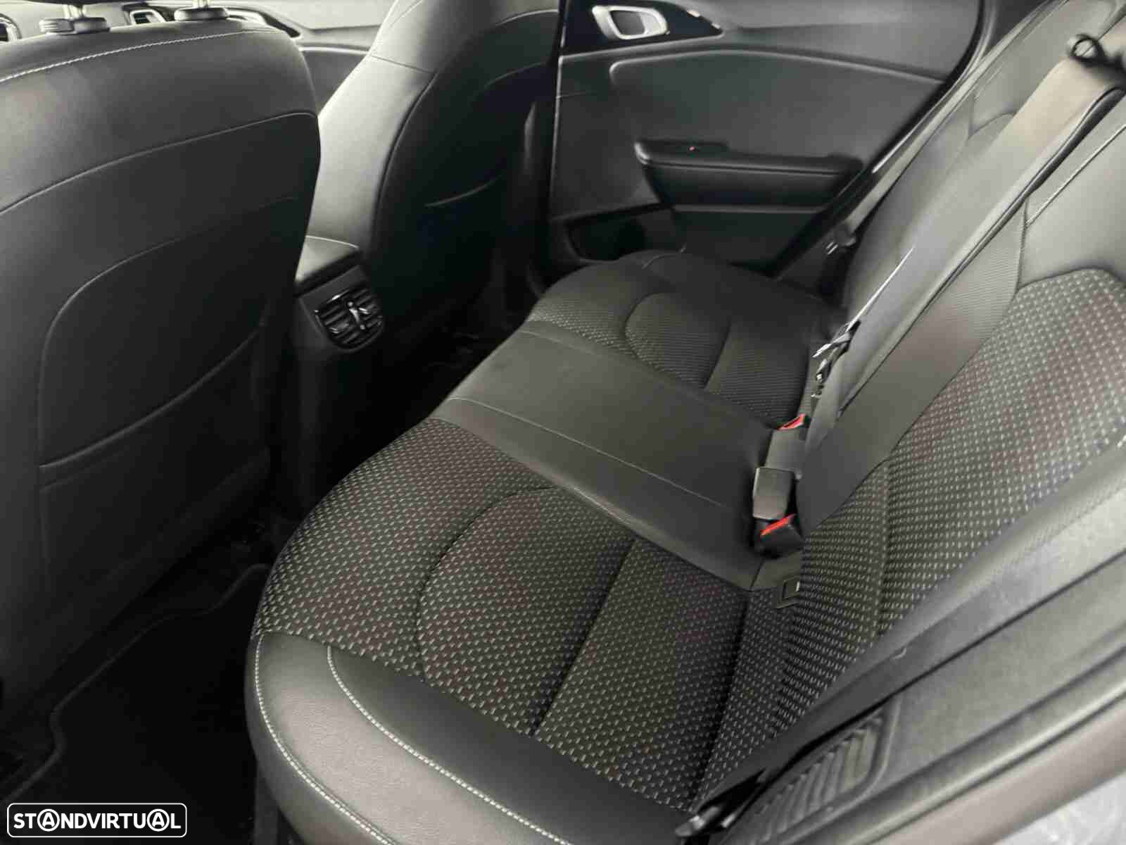 Kia XCeed 1.6 GDi PHEV First Edition+SRF - 17