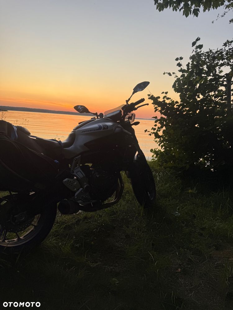 Yamaha MT - 8