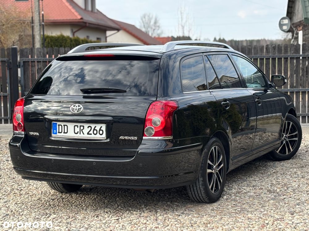 Toyota Avensis - 11