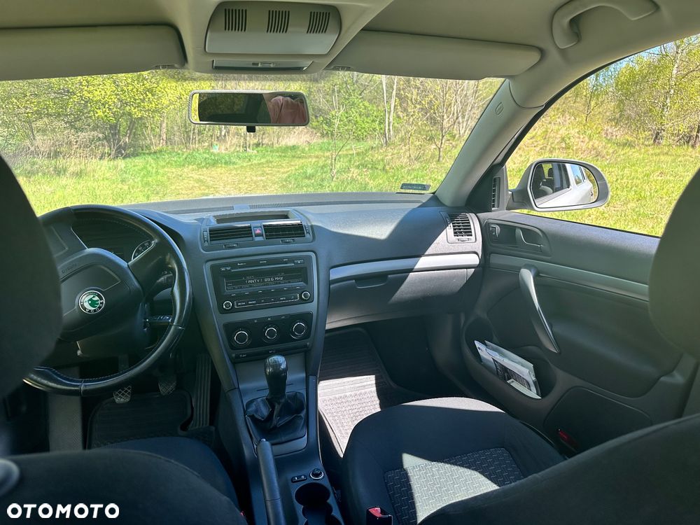Skoda Octavia 1.6 Combi - 10