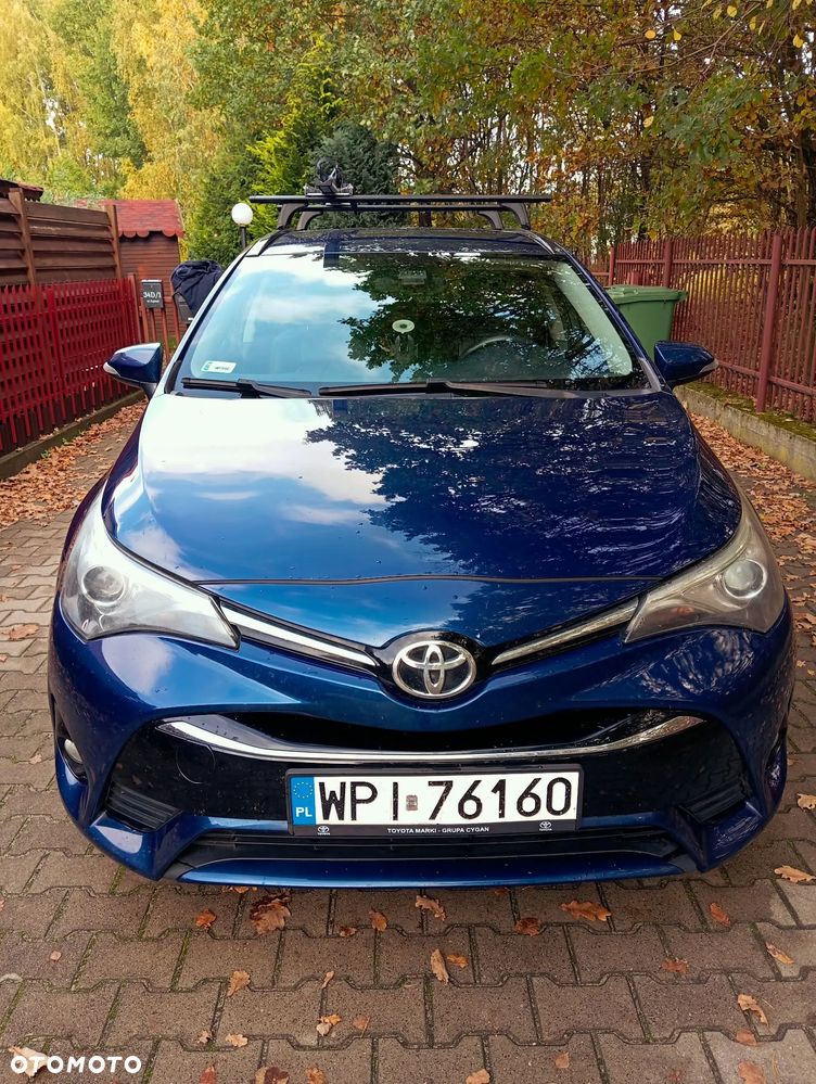 Toyota Avensis 2015 photo 2