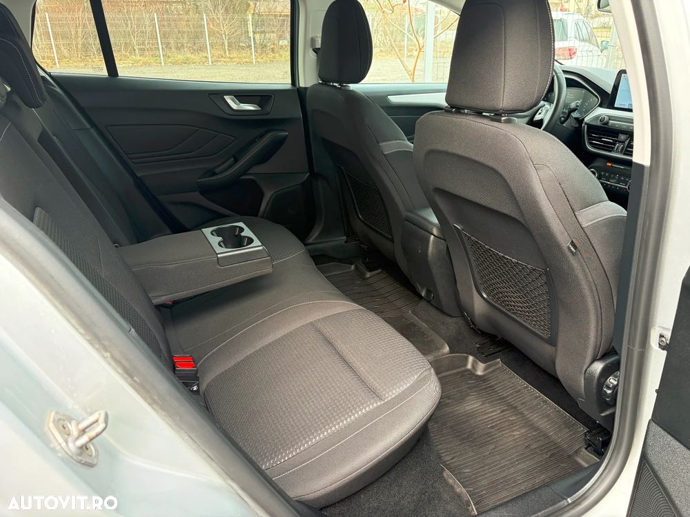 Ford Focus 1.0 EcoBoost Titanium Business - 26