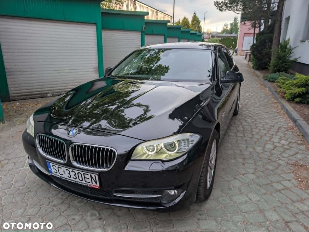 BMW Seria 5 525d xDrive - 2
