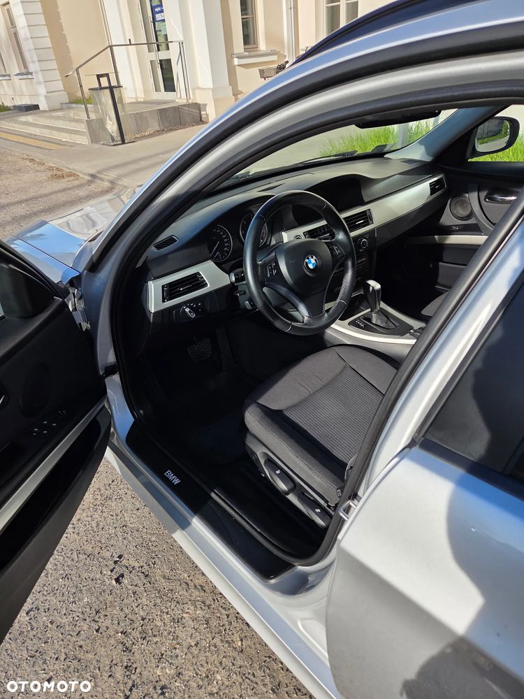 BMW Seria 3 318d DPF - 11