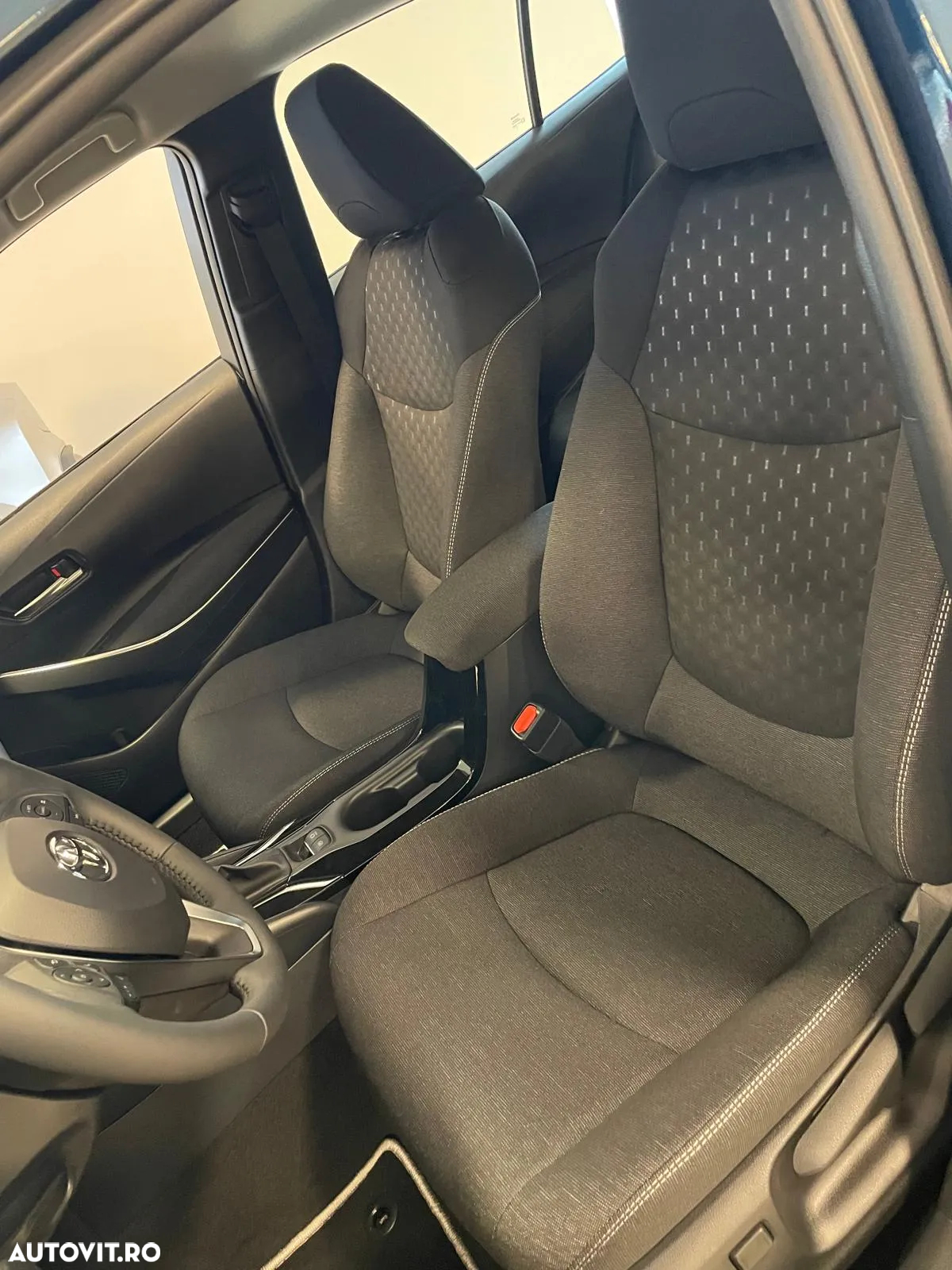 Toyota Corolla 1.8 HSD Business - 10