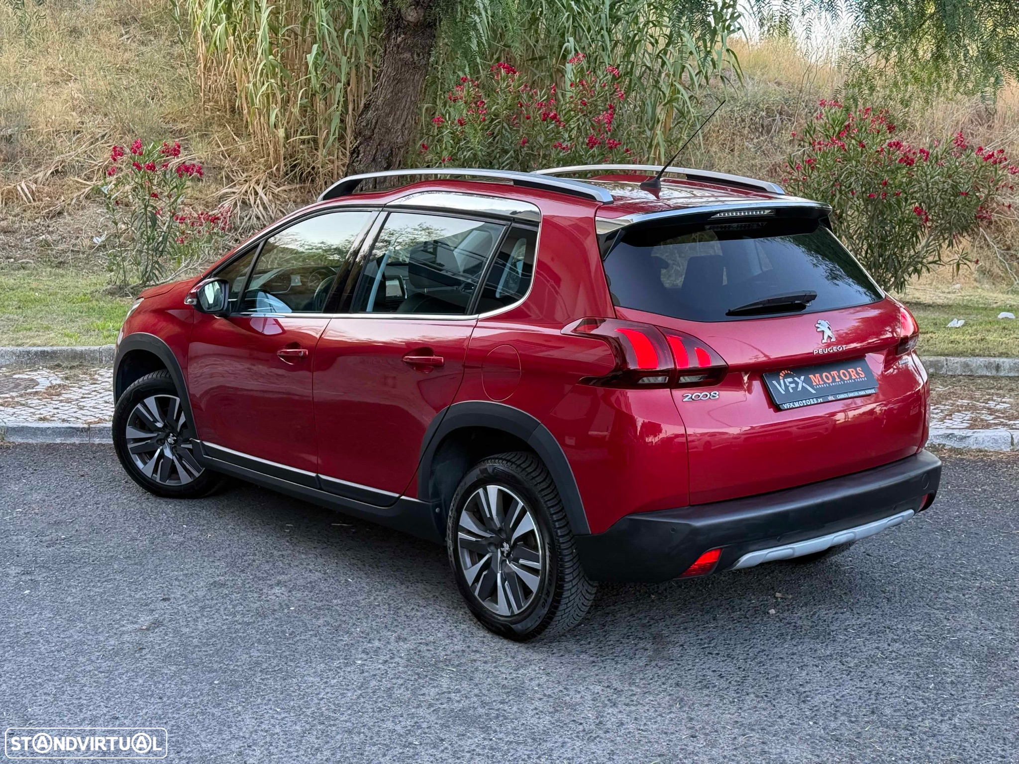 Peugeot 2008 1.6 BlueHDi Allure - 8